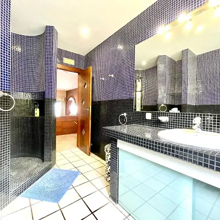 Wonderful With Private Pool, Wifi, Gym And Barbecue In South Tenerife אדחה