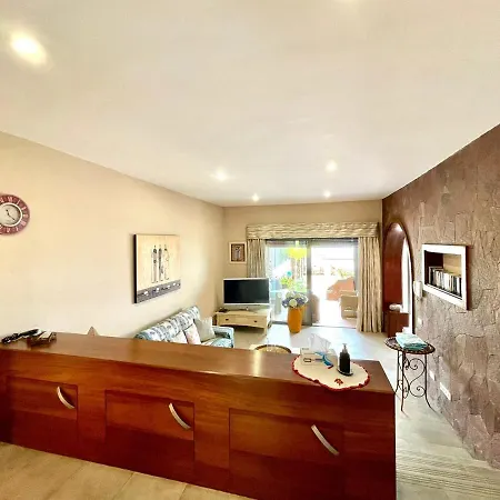 Wonderful With Private Pool, Wifi, Gym And Barbecue In South Tenerife וילה